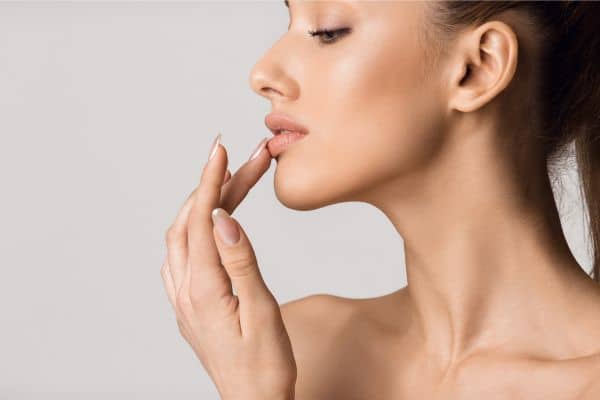 Vertical Lip Line Filler
